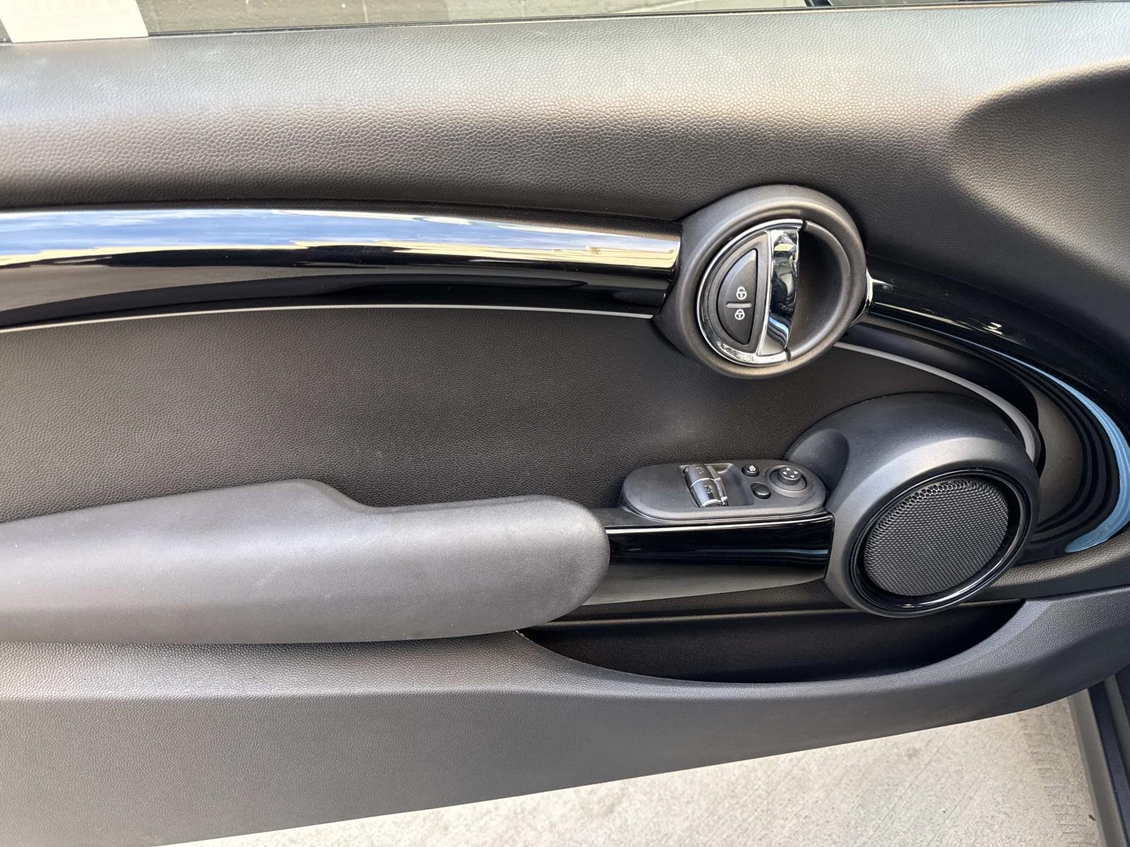 2023 MINI 3 Door S - Photo 8