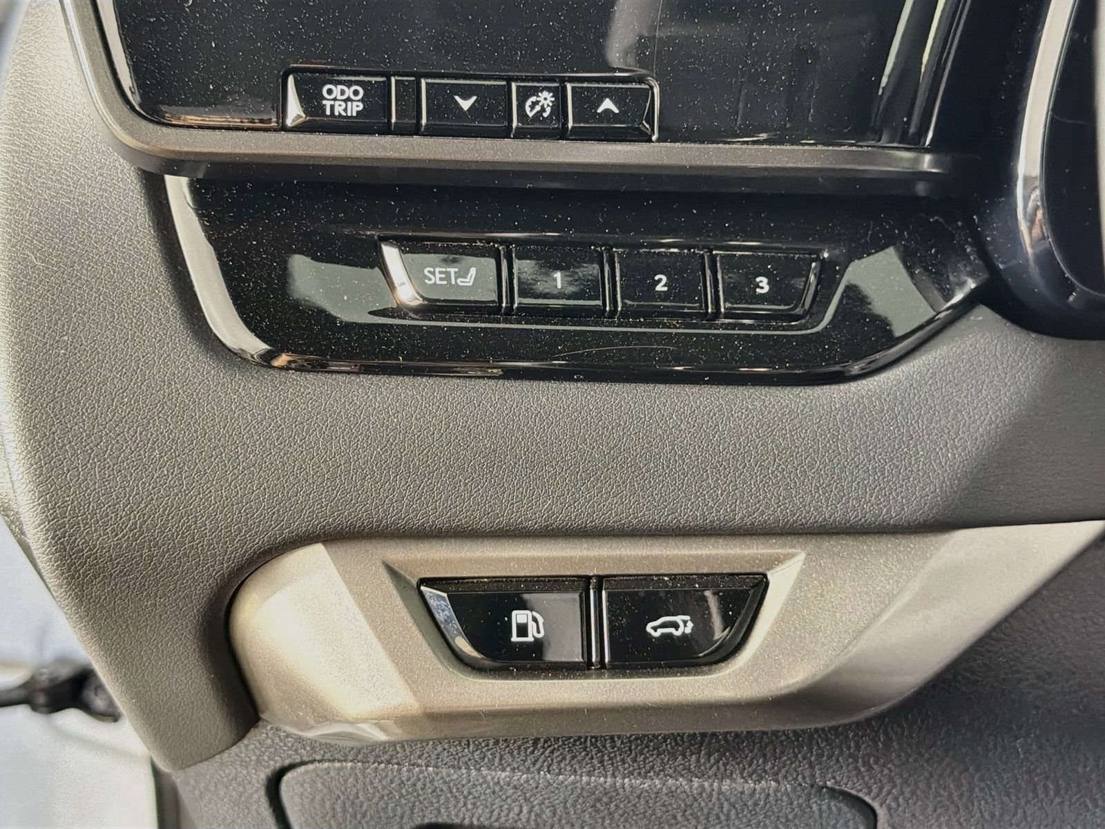 Used 2023 Iridium Lexus 350 Luxury image 10
