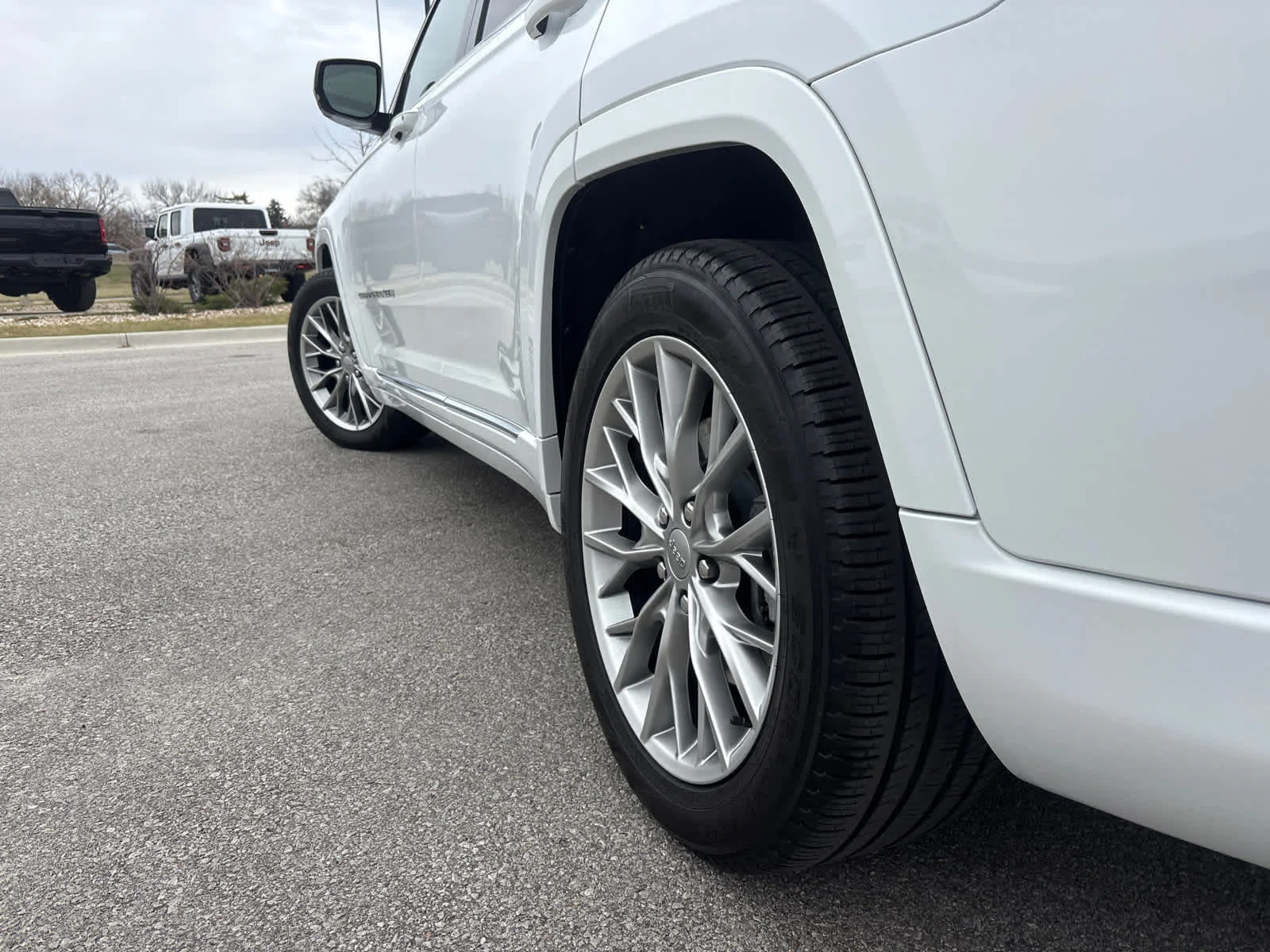 Used 2024 Bright White Clearcoat Jeep Summit image 6