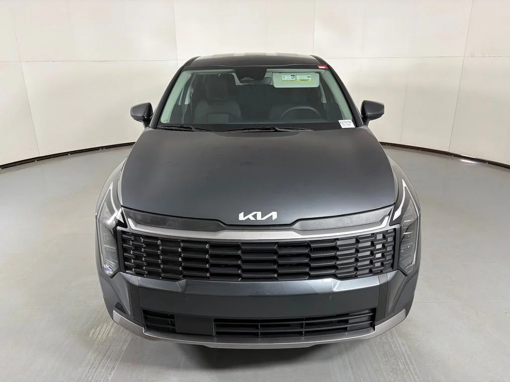New 2027 Gravity Gray Kia LX image 3