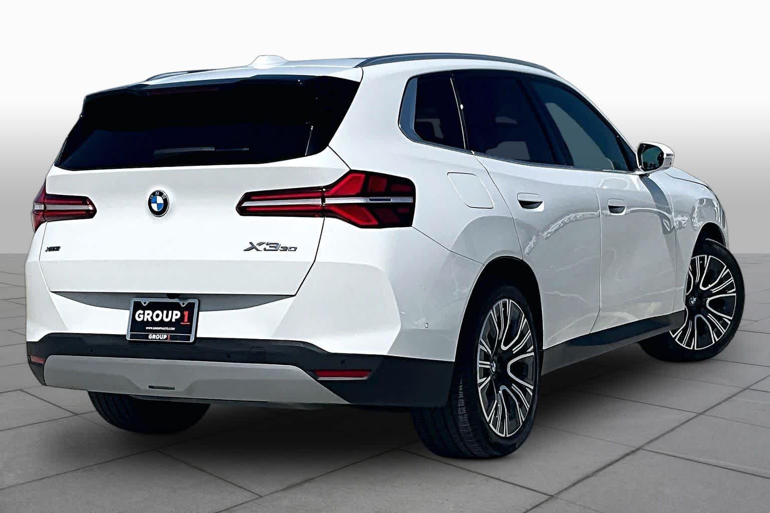 Used 2025 Alpine White BMW 30 xDrive image 12