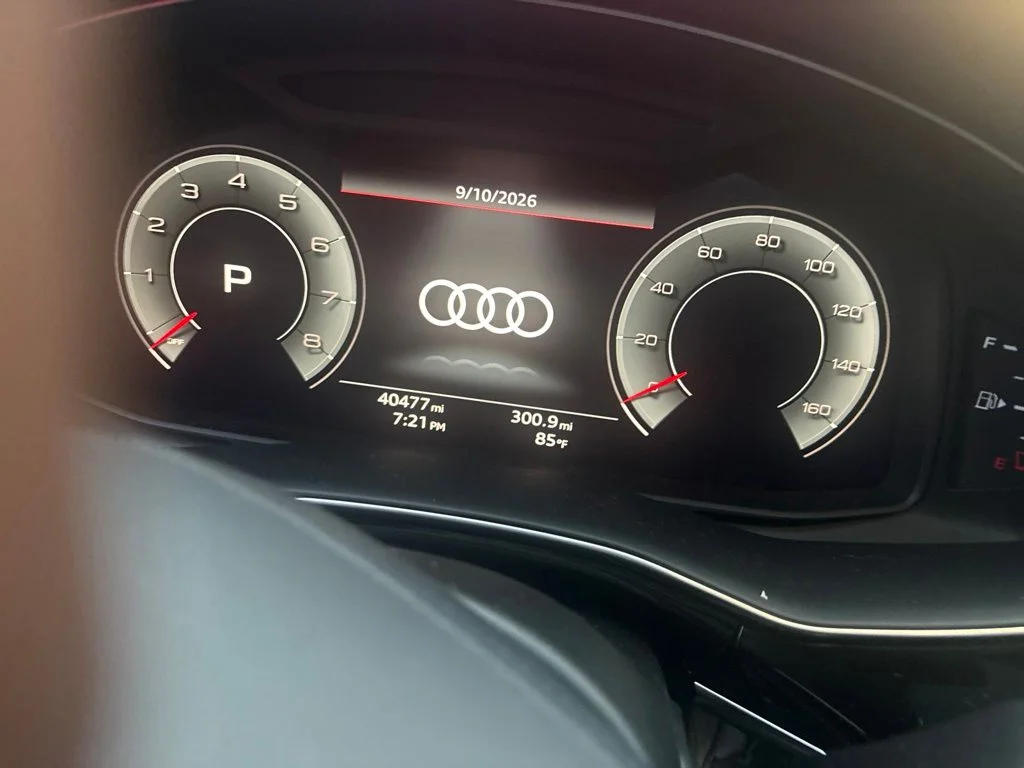 Used 2022 Florett Silver Metallic Audi 55 Premium image 4
