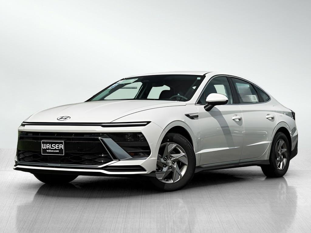 New 2026 Serenity White Hyundai SE FWD image 25