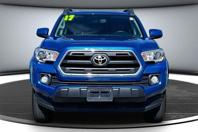 Used 2017 Toyota Tacoma SR5 with VIN 3TMCZ5AN2HM053673 for sale in Kansas City