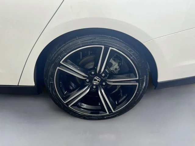 Used 2024 Platinum White Pearl Honda Sport image 25