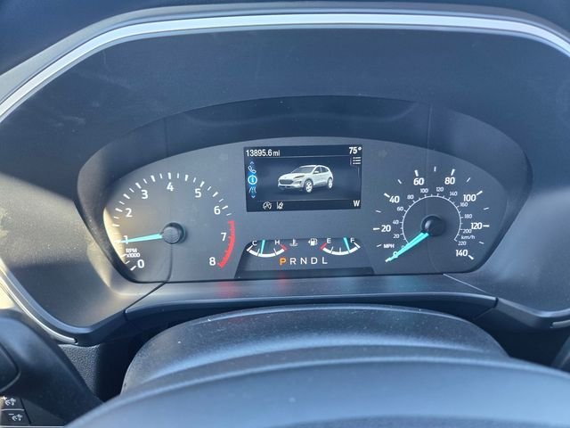 Used 2022 White Ford SE image 17