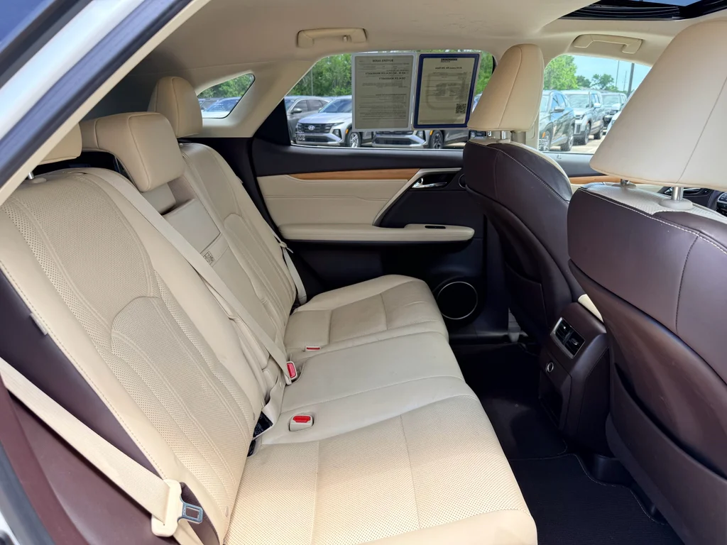 Used 2016 Eminent White Pearl Lexus Base image 26