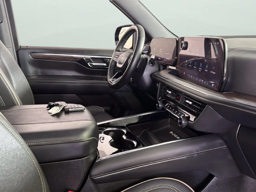 Used 2025 Black Chevrolet Premier image 38