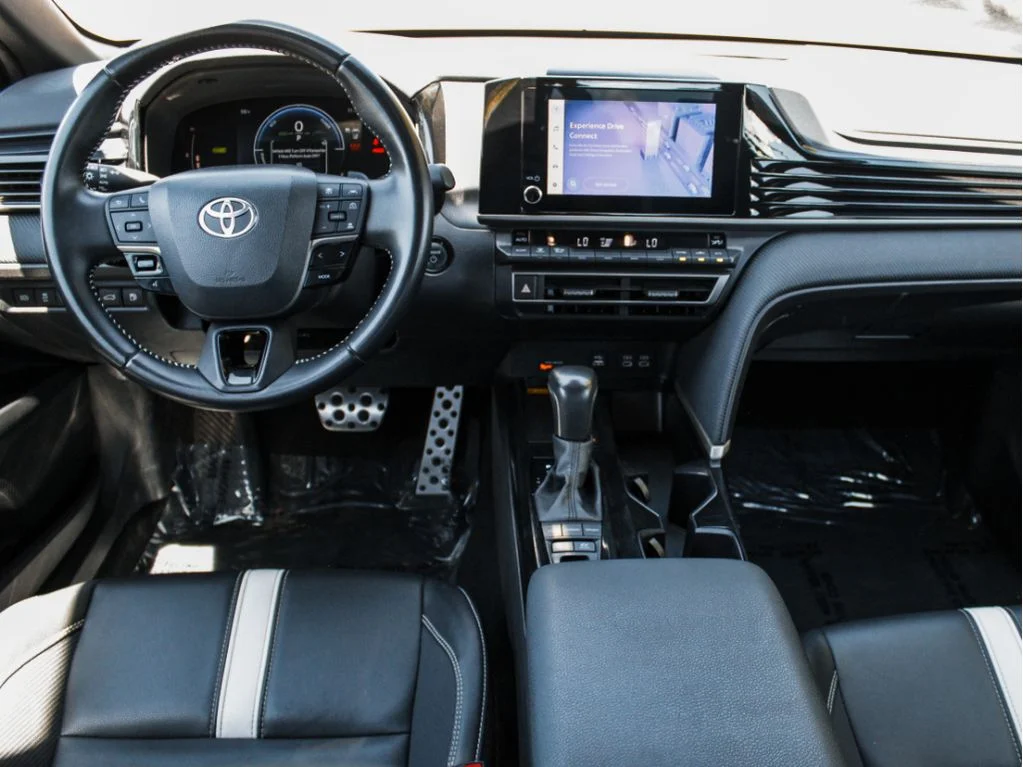 Used 2025  Toyota SE image 25