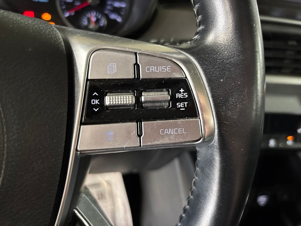 Used 2020 Black Kia S image 20