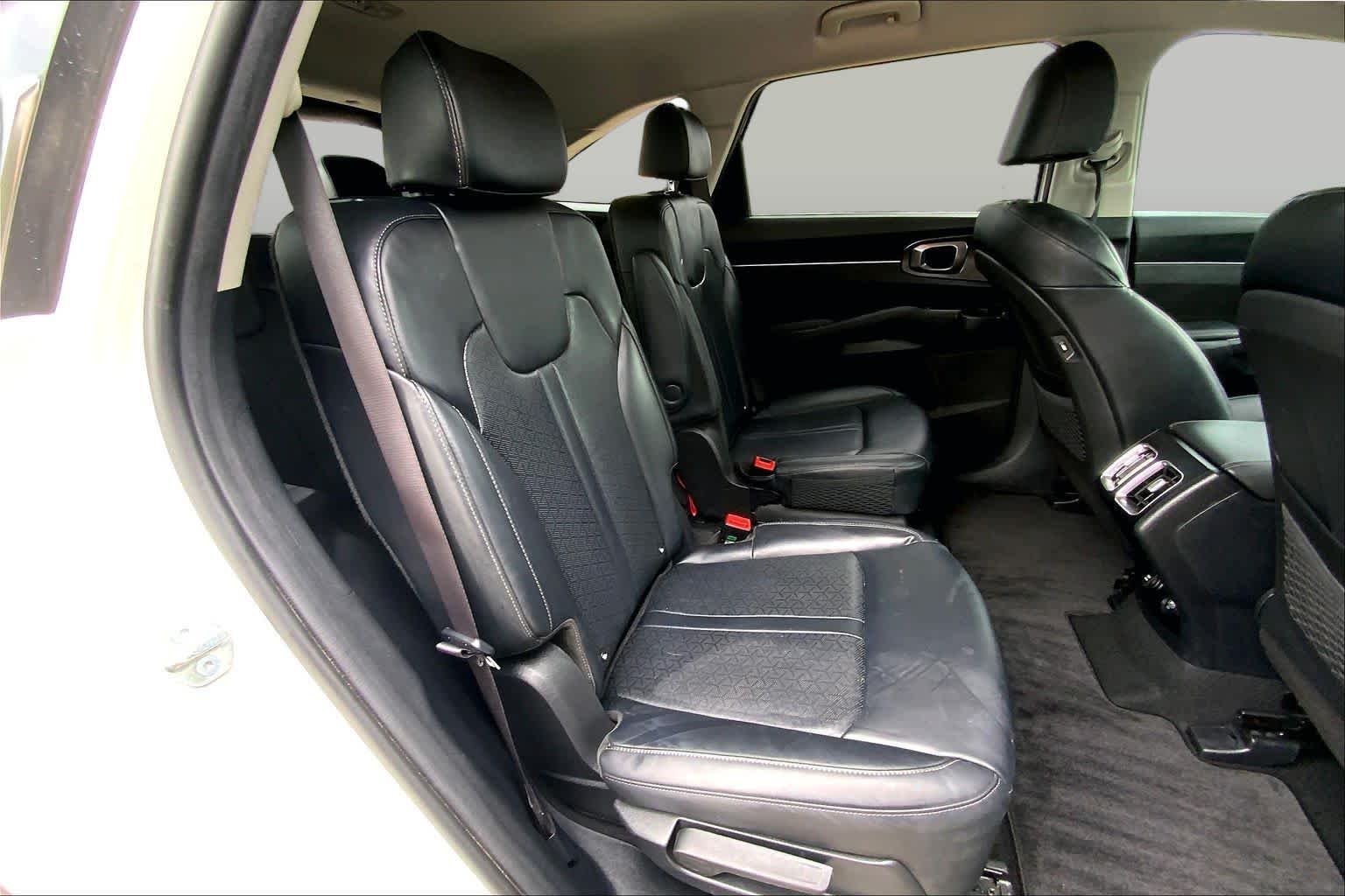 Used 2023 Snow White Pearl Kia EX image 20
