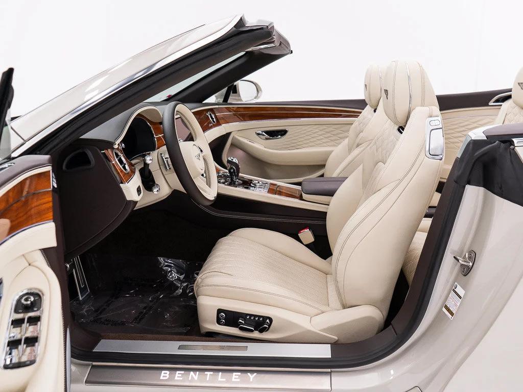 Certified Used 2026 White Sand - by Mulliner Bentley Azure image 23