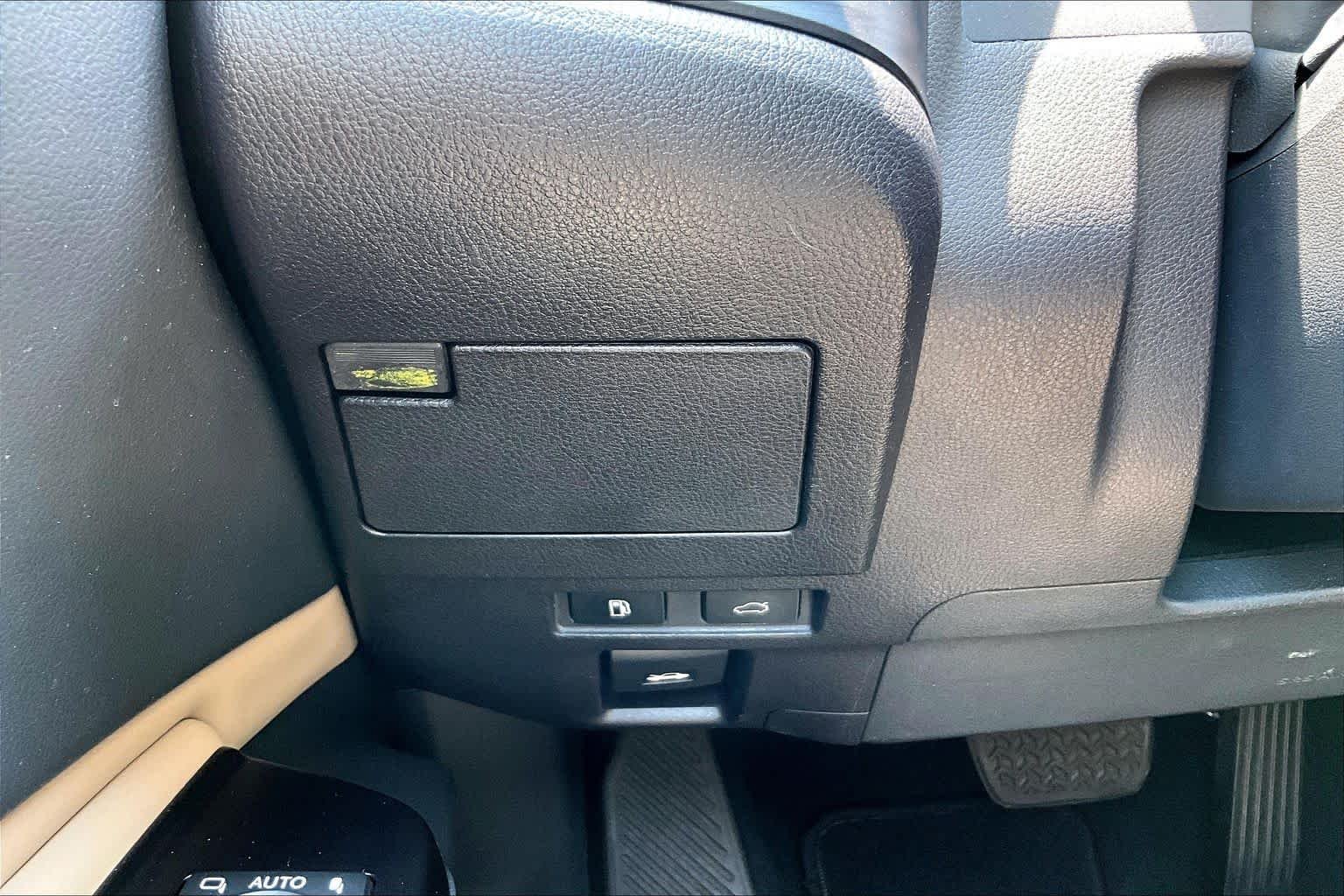 Used 2020 Silver Lining Metallic Lexus  image 34