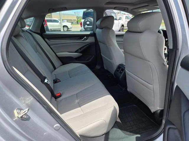 Used 2019 Silver Honda EX-L image 25