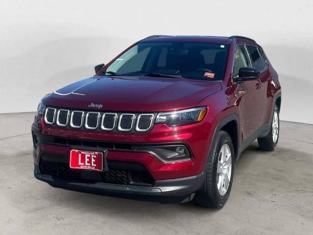 Used 2022 Red Jeep Latitude image 1
