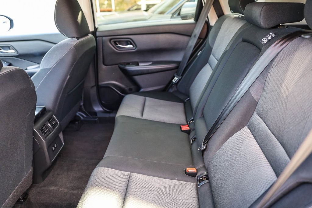 2024 Nissan Rogue SV - Photo 11