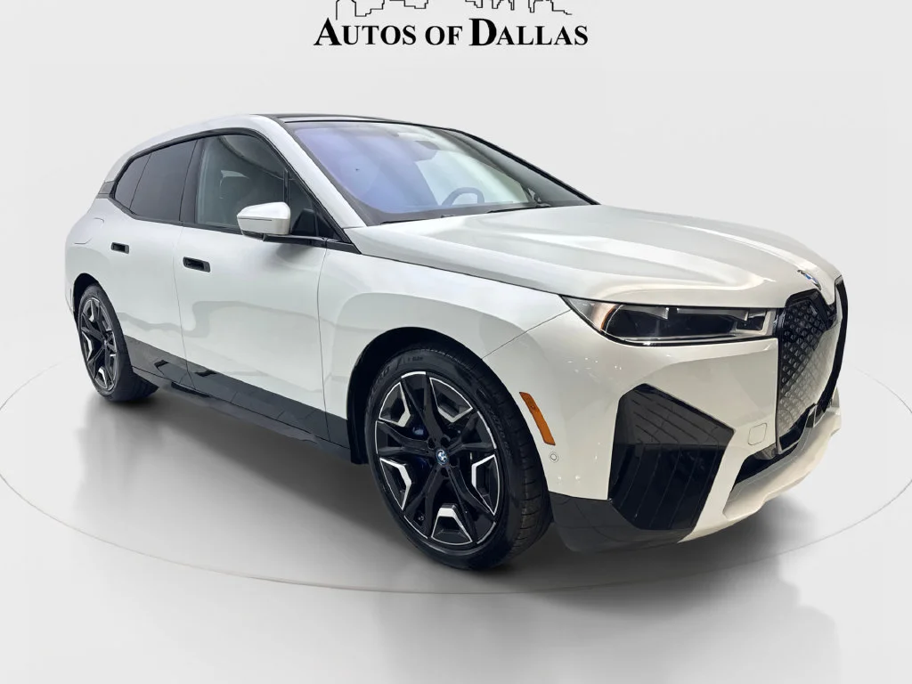 Used 2023 White BMW M60 image 5