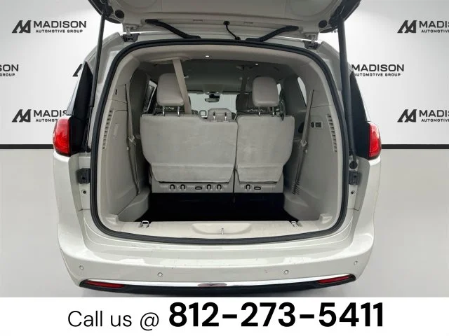 Used 2019 White Chrysler Limited image 26