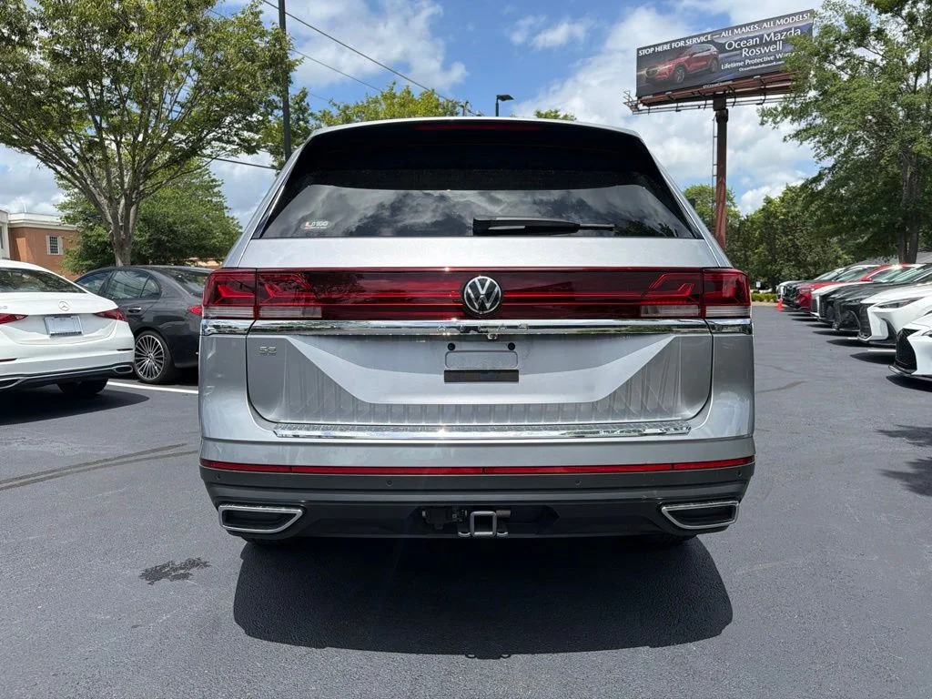Used 2024 Silver Volkswagen 2.0T SE w/Technology image 6
