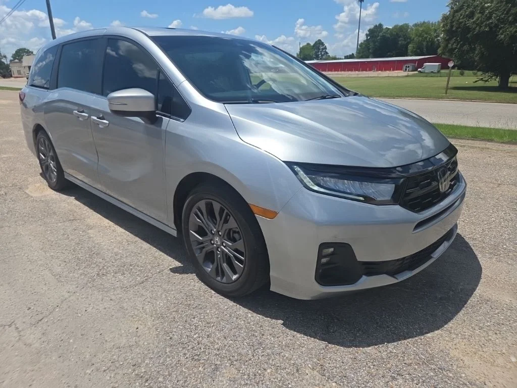 Certified Used 2025 Silver Honda Touring image 19
