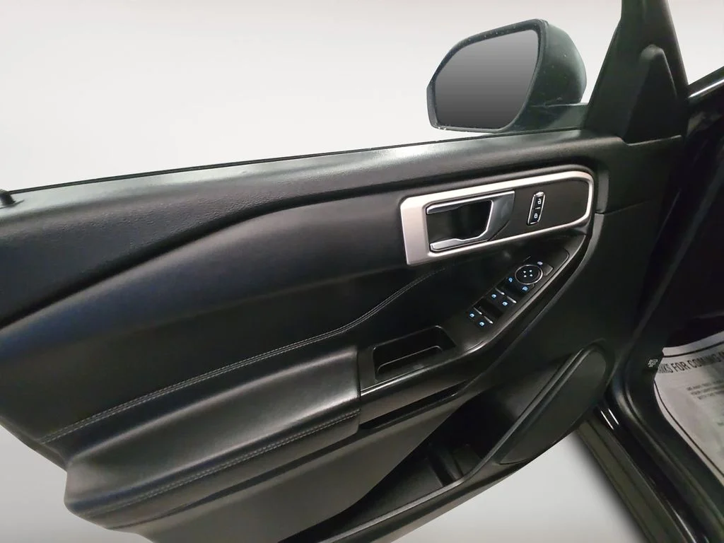 Used 2020 Black Ford XLT image 10