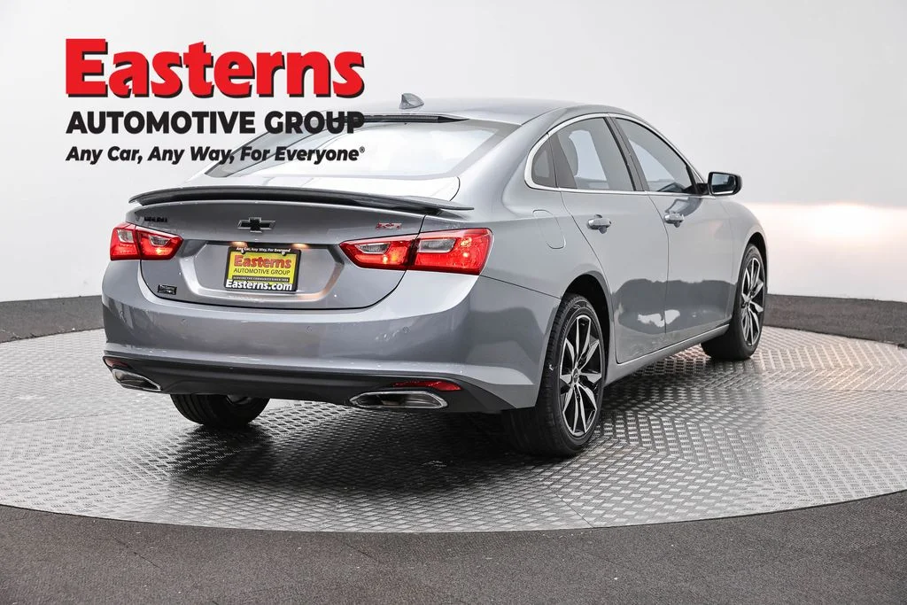 Used 2024 Gray Chevrolet RS image 5