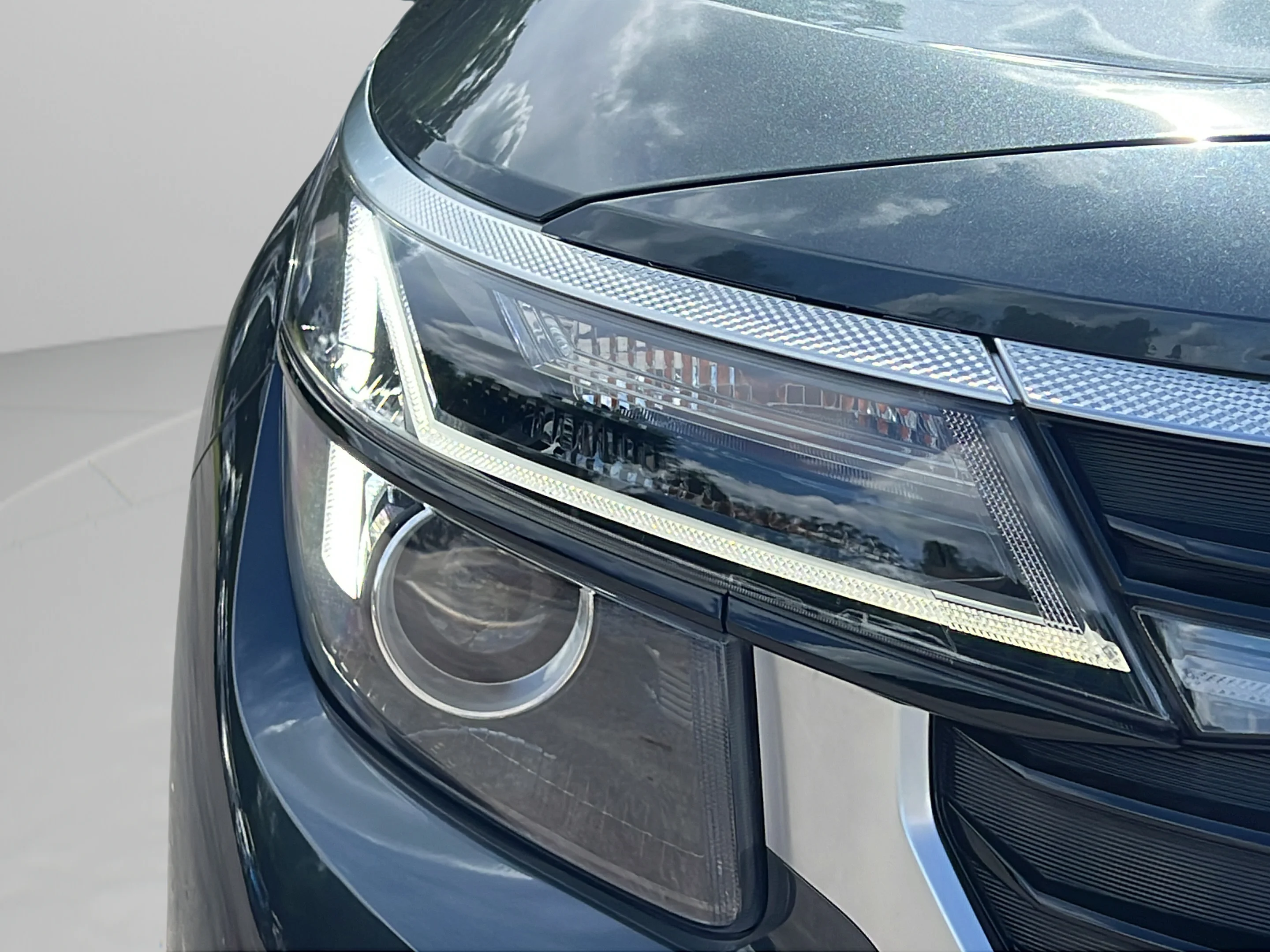 Used 2025 Gravity Gray Kia S image 9