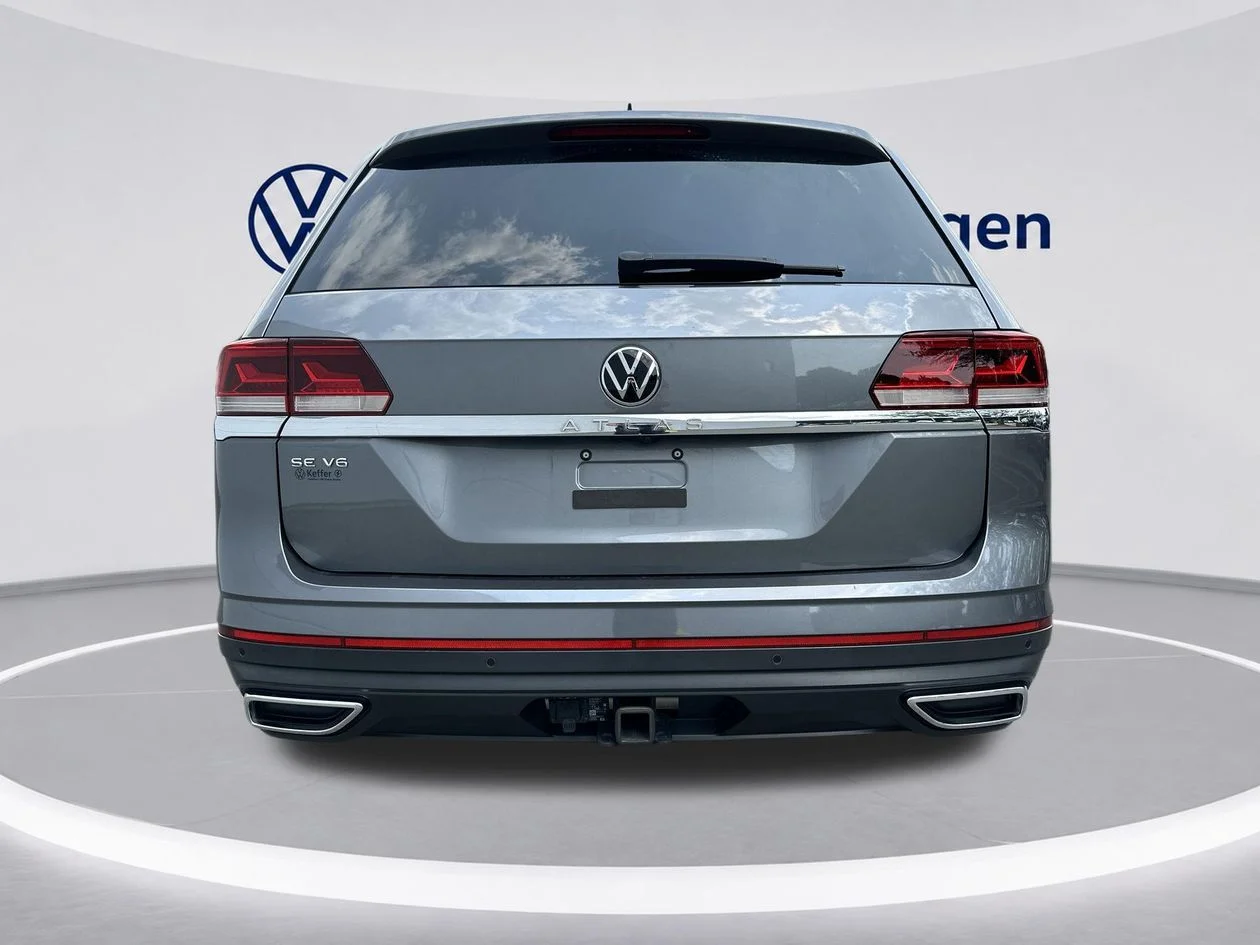 Used 2022 Gray Volkswagen 3.6L V6 SE w/Technology image 4