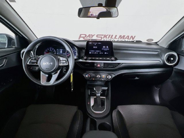 2023 Kia Forte LXS - Photo 22
