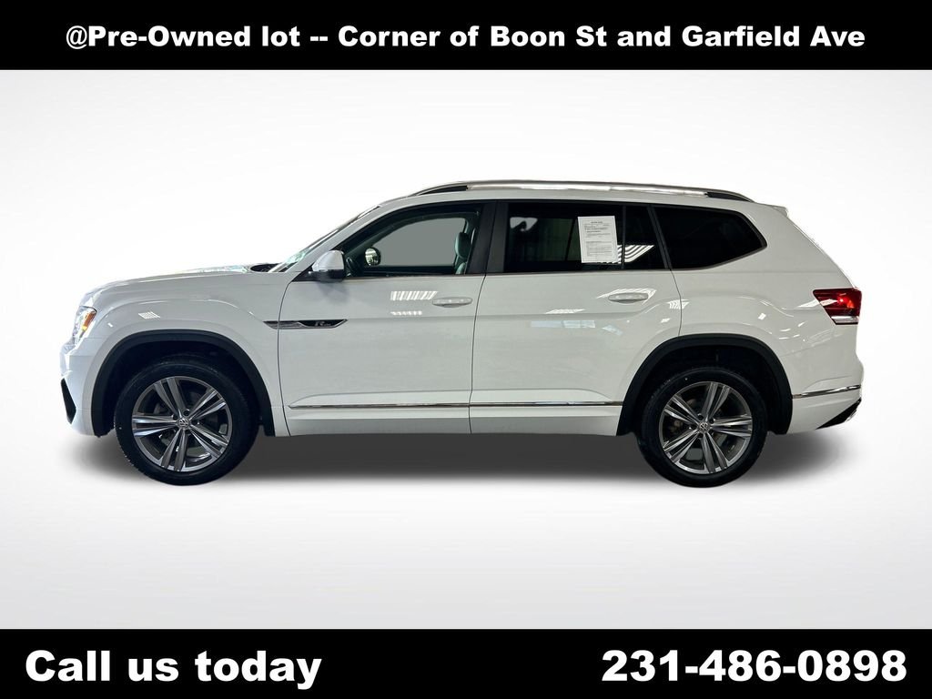 Used 2018 White Volkswagen SEL image 2