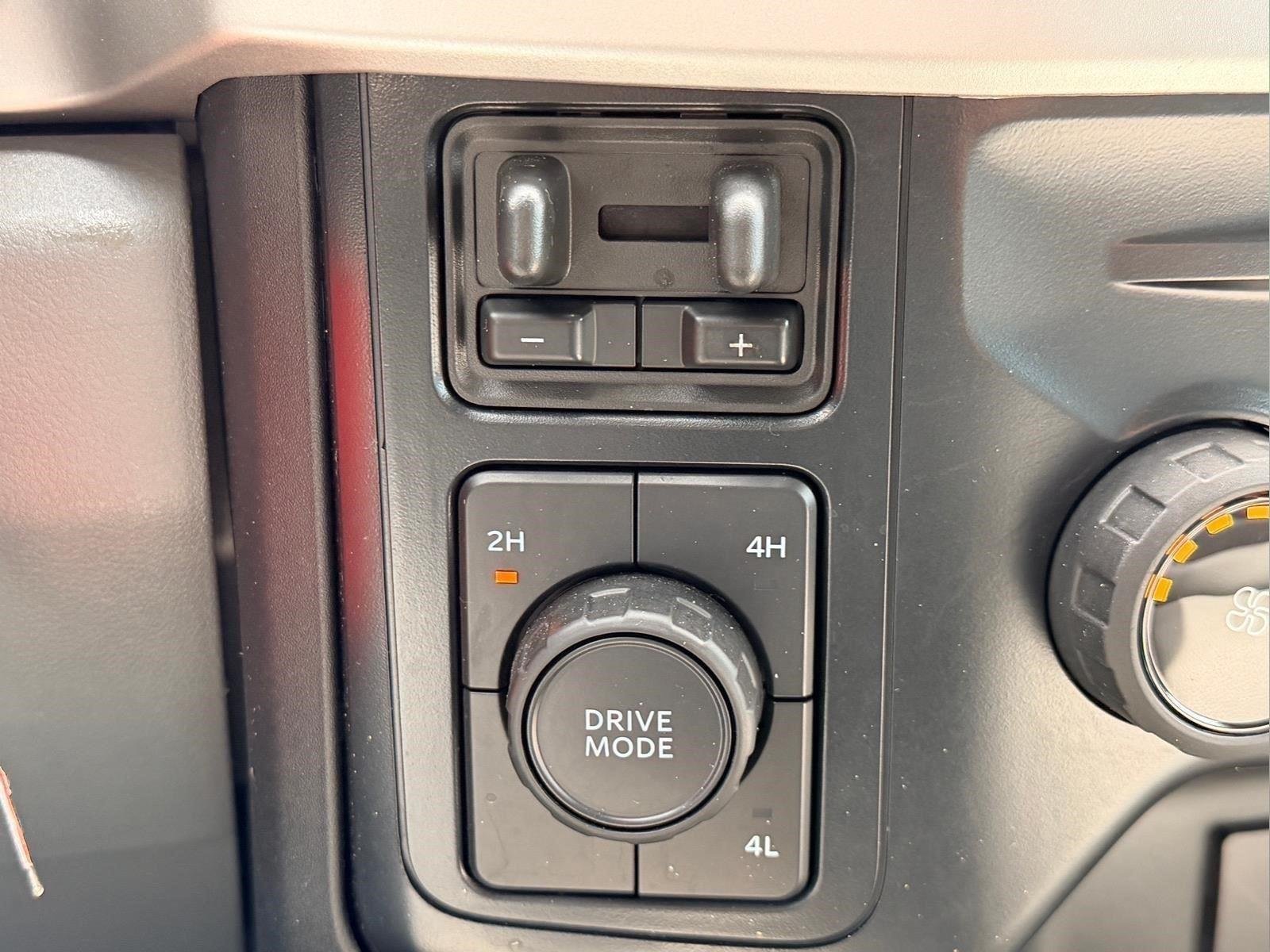 Used 2024 Oxford White Ford XL image 6