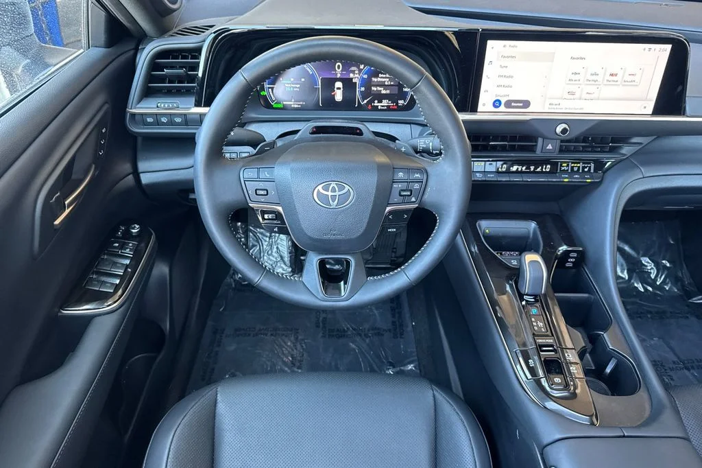 Used 2025 White Toyota Limited image 18