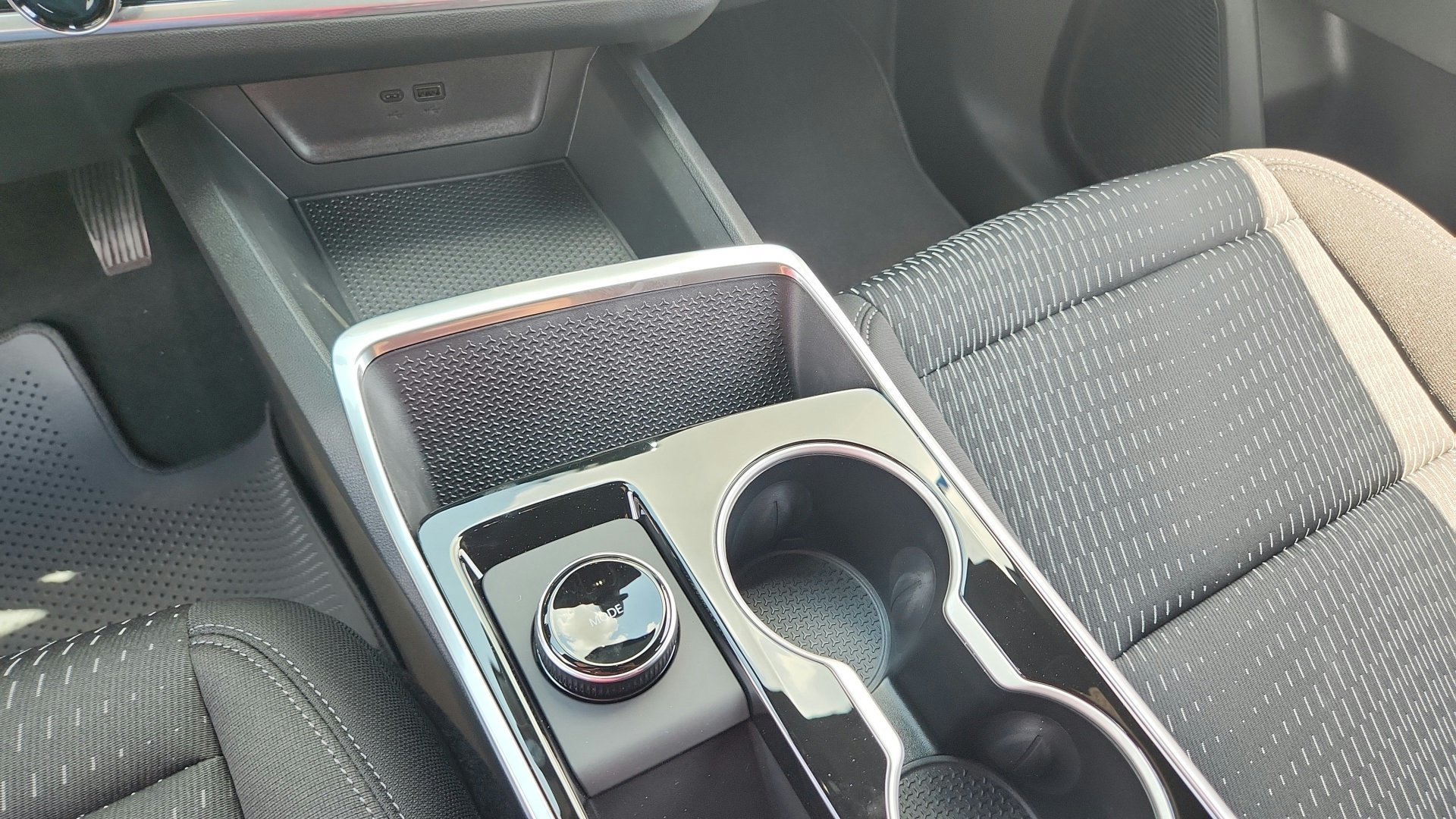 2027 Chevrolet Equinox LT - Photo 13