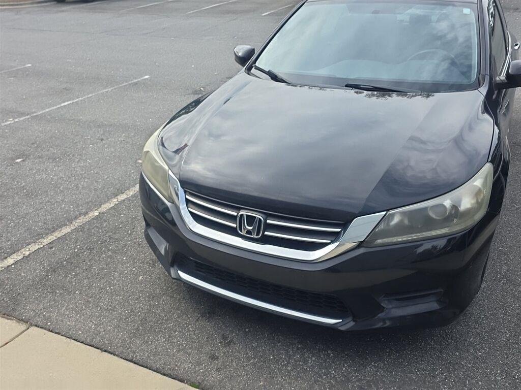 Used 2014  Honda LX image 2