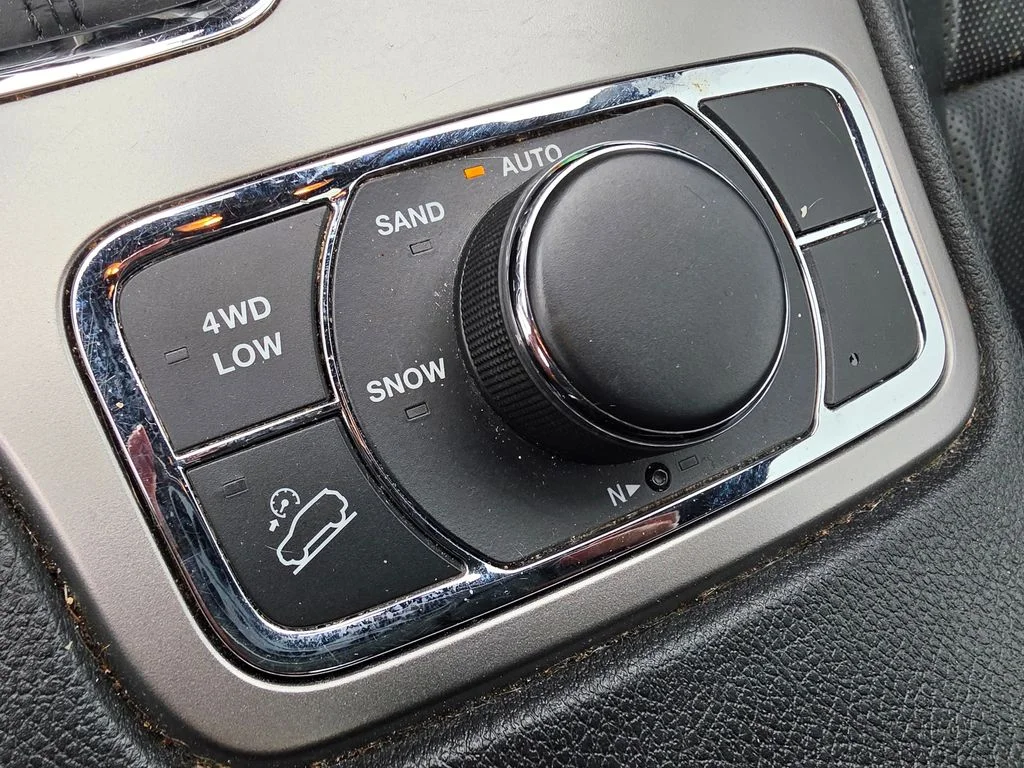 Used 2018 Black Jeep Limited image 17