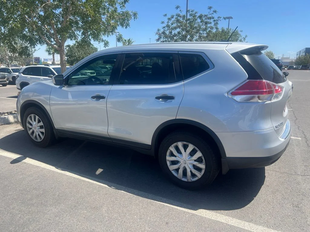 Used 2016 Silver Nissan S image 5