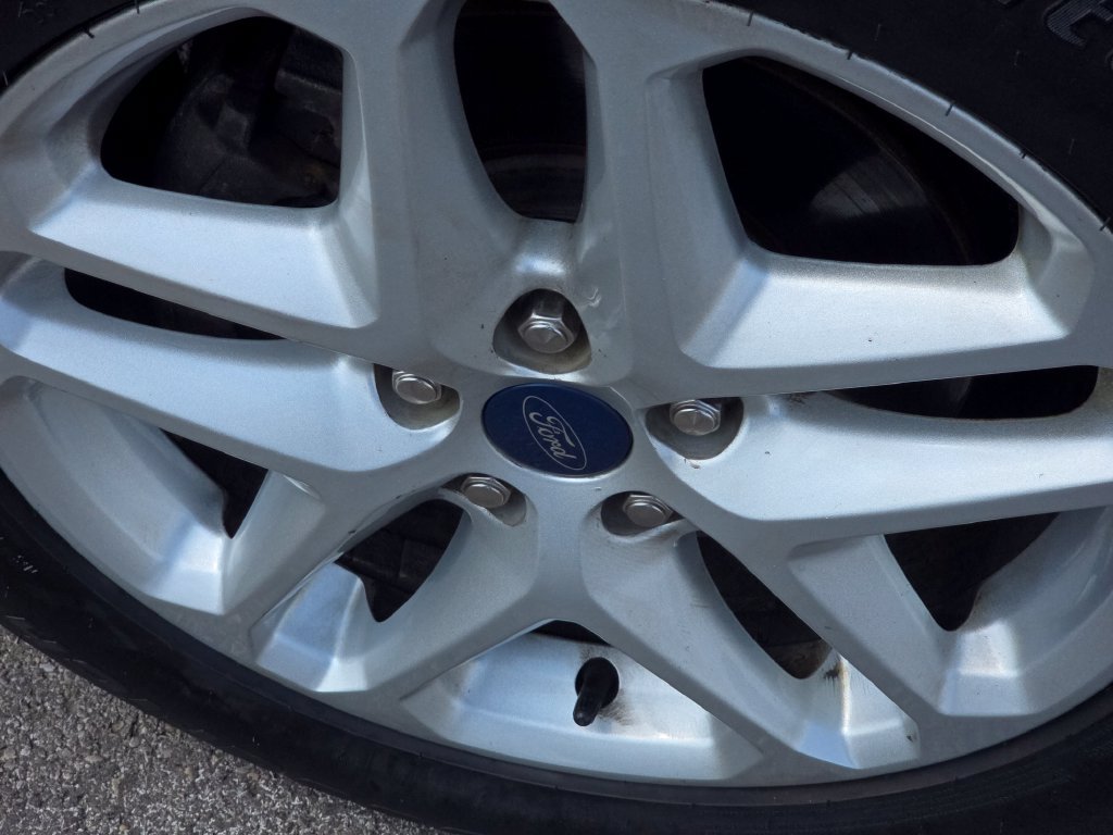 Used 2016 Gray Ford SE image 13