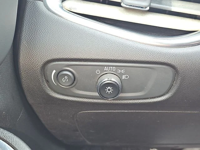 Used 2017 Silver Chevrolet LT image 19