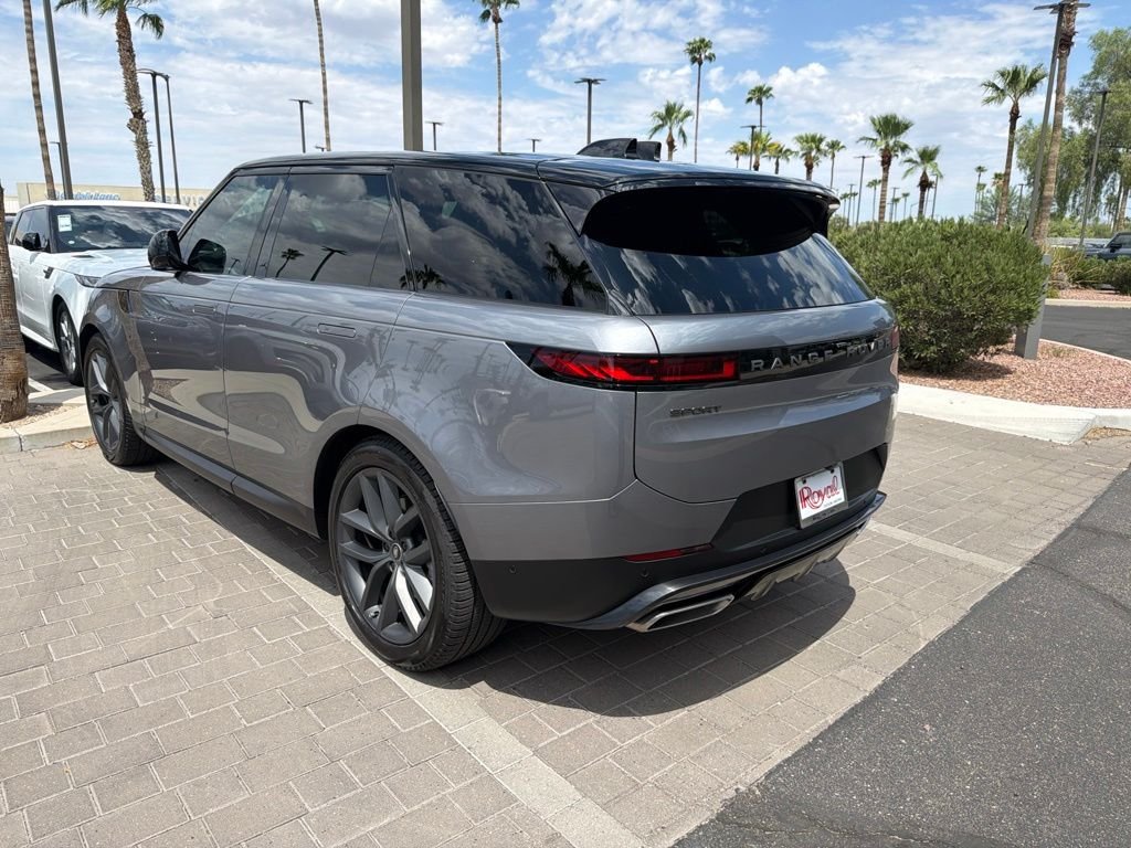 Used 2025  Land Rover SE image 4