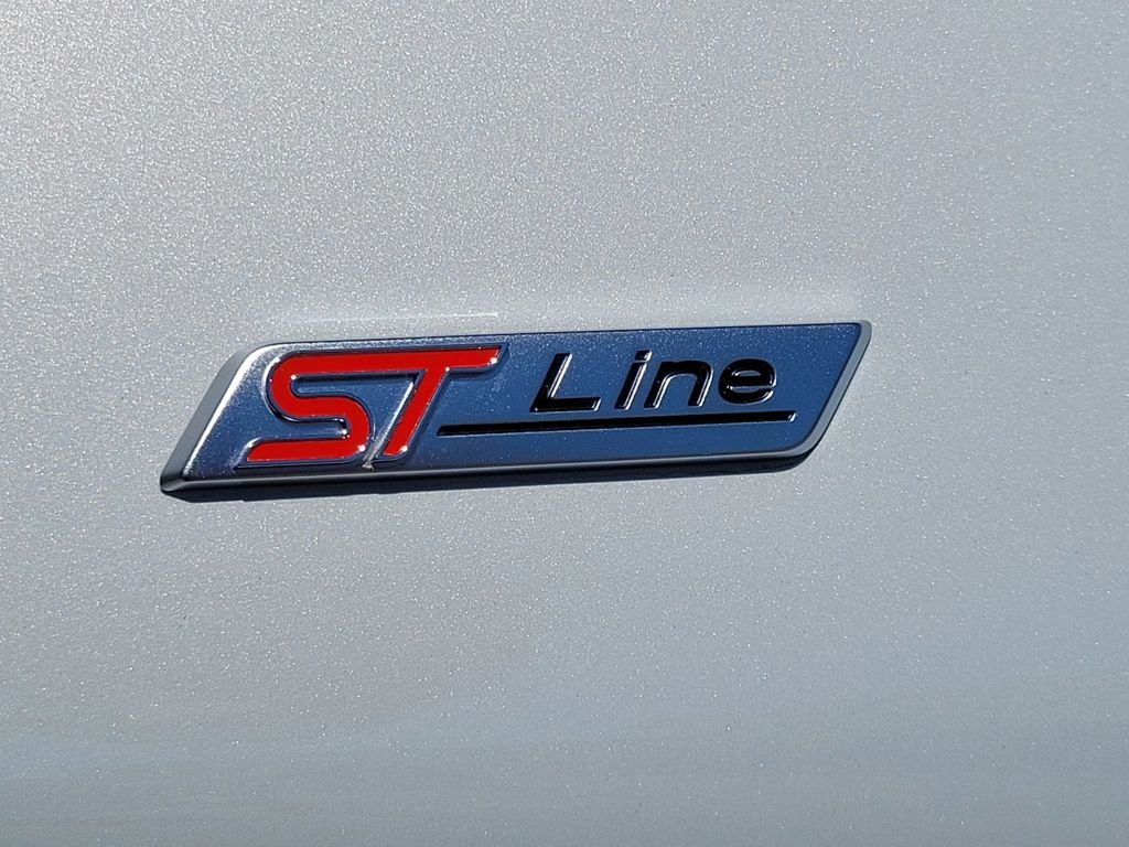 New 2026 Space White Metallic Ford ST-Line image 5