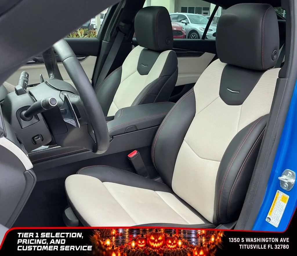 Used 2025 Coastal Blue Metallic Cadillac V-Series image 32