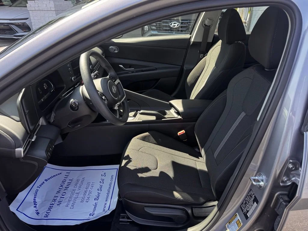 Used 2026 Fluid Metal Hyundai SE image 10