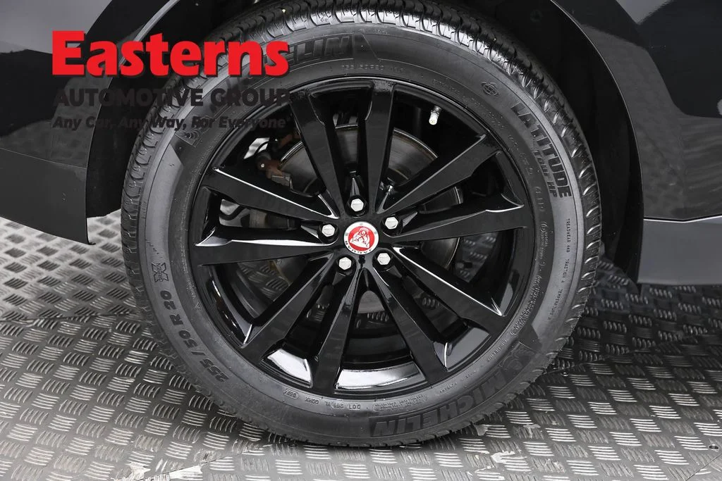 Used 2020 Black Jaguar 25t Prestige image 34