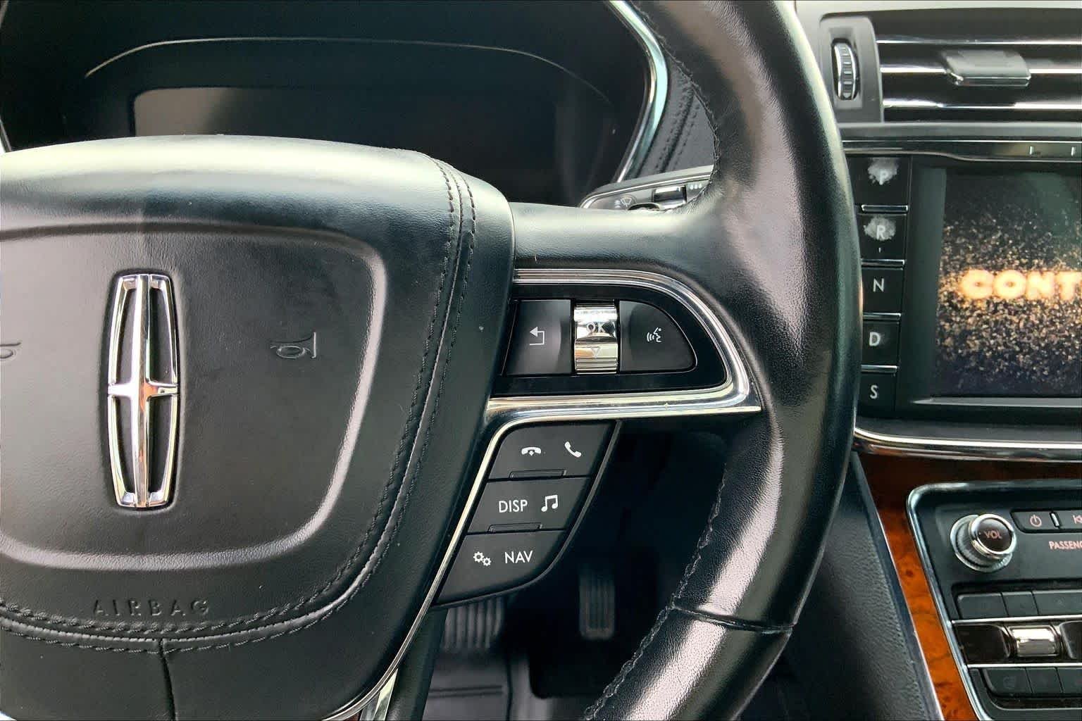 Used 2018 Black Velvet Lincoln Reserve image 20