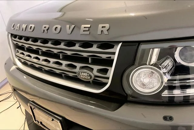 Used 2016 Gray Land Rover HSE image 33