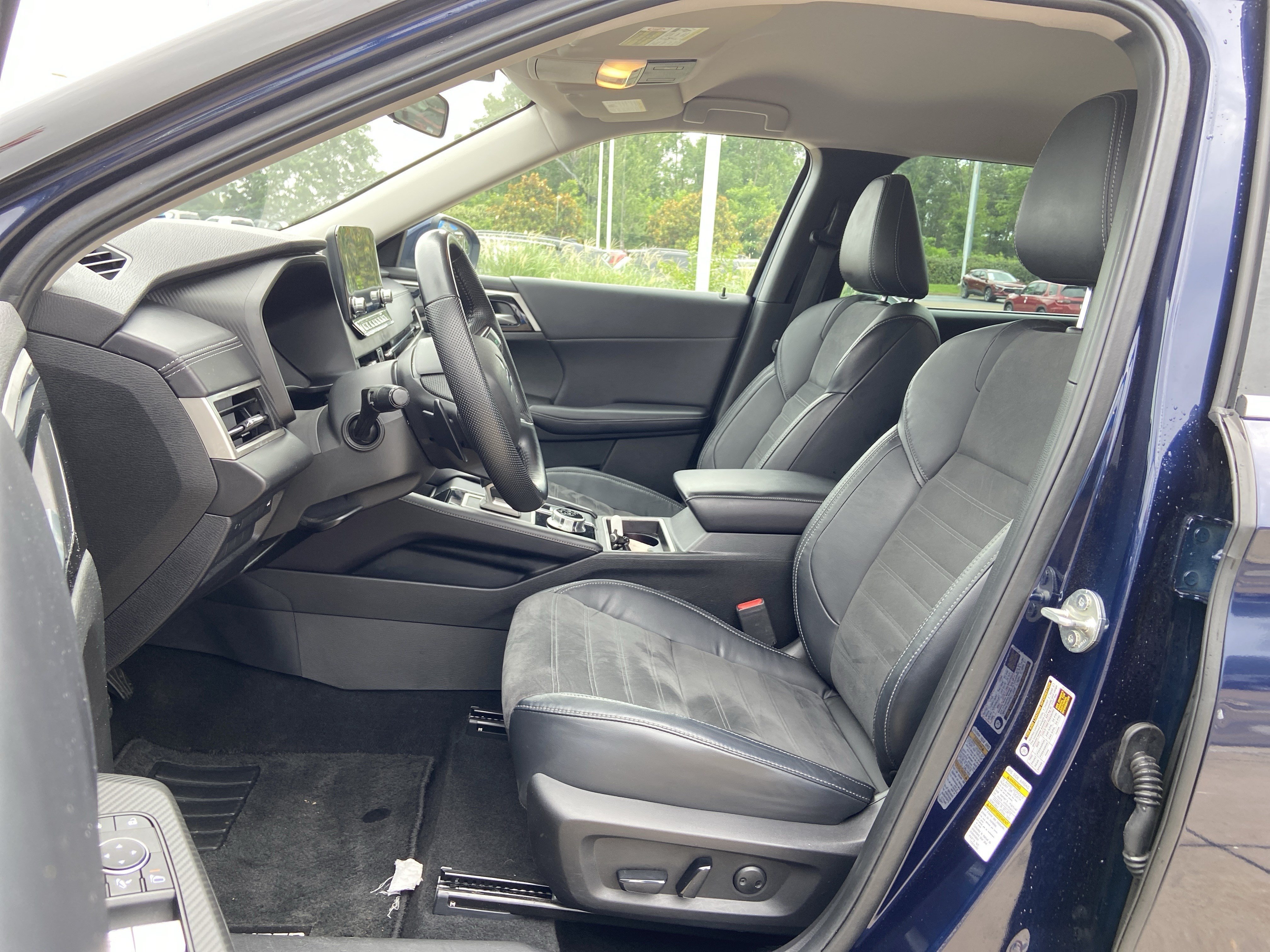 Used 2023 Cosmic Blue Metallic Mitsubishi SE image 36