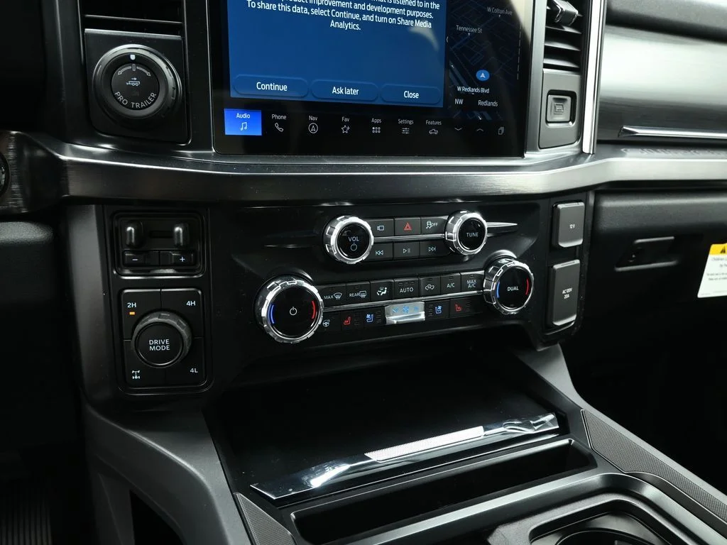 New 2026 Carbonized Gray Metallic Ford Lariat image 13