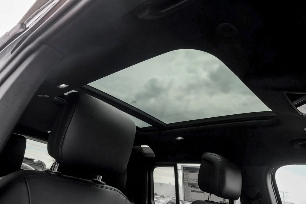 New 2026 Santorini Black Land Rover S image 24