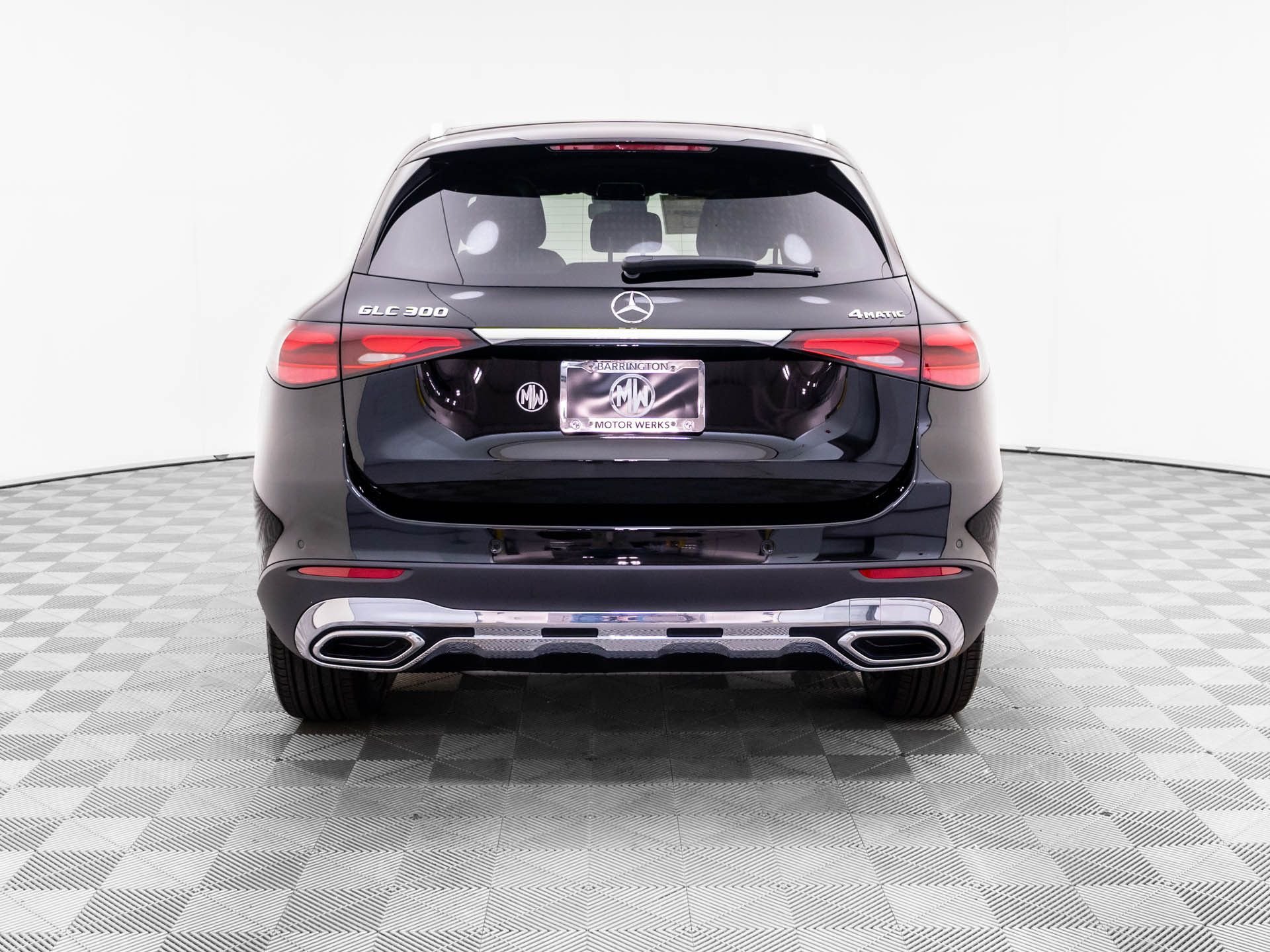 New 2026 Black Mercedes-Benz GLC 300 image 4