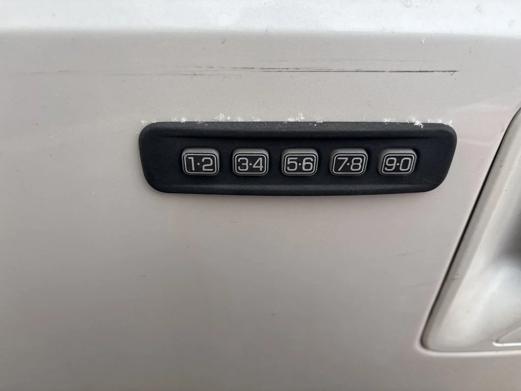 Used 2016  Ford Lariat image 10